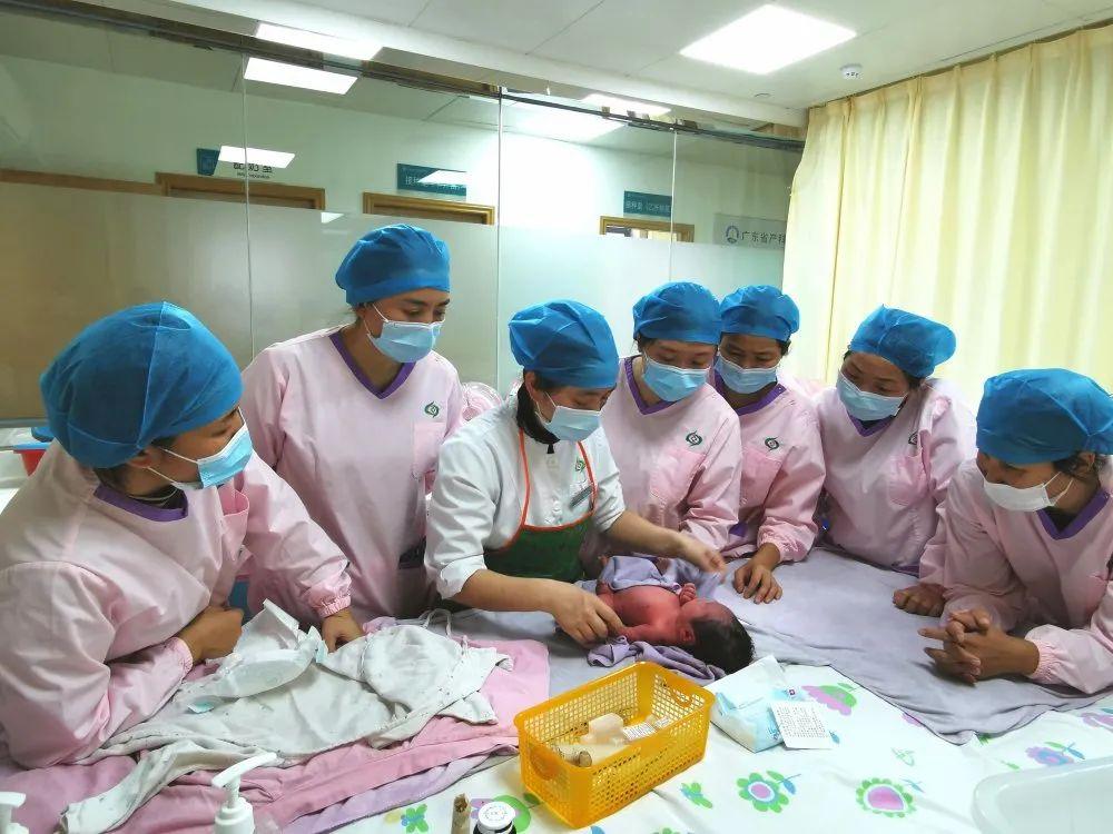 昆明妇婴监护型护送